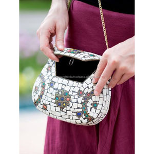 Sac à main en laiton blanc de créateur avec mosaïque et incrustation de pierre colorée Sac à main en métal fait main pour femmes Party Wear - Product Image 1