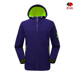 แจ็คเก็ตซอฟต์เชลล์แบบมีซิปสำหรับผู้ชาย ดีไซน์สั่งทำพิเศษจาก Ryan Pro Gear พร้อมโลโก้สั่งทำ ลายเรียบ - Product Image 6