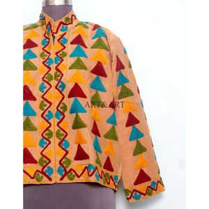 Veste en tissu Cotrise matelassé brodé de fleurs faites à la main, avec détails boutonnés, doublure en coton rayé, respirante, écologique, pour l'hiver - Product Image 2