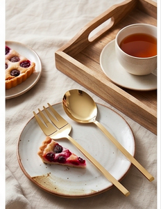 Ensemble cuillère et fourchette en acier inoxydable plaqué or, poli miroir, manche long, design minimaliste, compatible lave-vaisselle, pour hôtel - Product Image 3