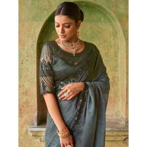 Magnifique saree en satin brodé noir avec chemisier - Product Image 6