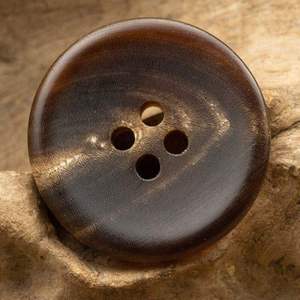 Boutons de costume noirs vierges en corne de buffle naturelle véritable, 4 trous, écologiques, pour costumes homme, authentiques et faits à la main - Product Image 4