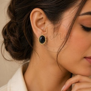 Pendientes de botón de lujo chapados en oro con ónix negro, halo de cuentas y gema ovalada, pendientes llamativos para mujer - Product Image 4