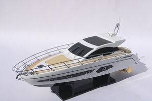 Modèle de yacht à moteur en bois Azimut 43 fait main - Réplique de bateau rapide de luxe italien - Product Image 1