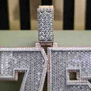 Colgante de Moissanita Hip Hop DOPE JEWELLS con Número 75 Totalmente Cubierto de Piedras, 45.89 CT, de Latón, Unisex, 173.5 GM, para Cada Ocasión - Product Image 2