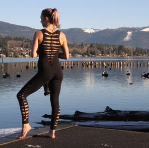 Leggings de yoga et de sport pour femmes, taille haute, coupe ajustée, en coton/bambou, respirants, sans coutures, motif léopard, avec poches, pour la gym et la course, longueur au-dessus du genou - Product Image 5