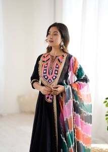 Ensemble Salwar Kameez brodé noir pour femmes, tenue indienne pakistanaise, vêtements ethniques à séchage rapide pour mariage et fête - Product Image 2