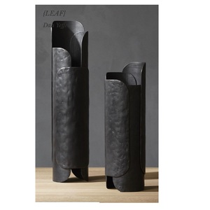 Jarrón Decorativo Moderno de Latón |   Florero Metálico Premium para Decoración de Sala de Estar - Product Image 5