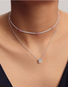 Elegante Collar de Diamantes con Flores Rosadas en Oro Sólido de 18K |   Collar de Lujo con Colgante de Flor para Mujer, Diseño de Zafiro Rosa, Regalo - Product Image 5