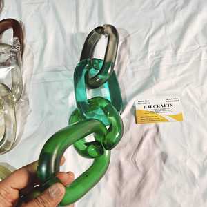 Eslabones de Cadena de Resina de Gran Tamaño en Dos Tonos con Diseño de Arte Folclórico que Resalta la Variedad de Colores para Decoración del Hogar - Product Image 6