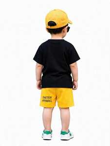 ONETEN APPAREL Ensemble T-shirt noir et short jaune pour enfants, imprimé lettres, manches courtes, col rond, tenue décontractée deux pièces - Product Image 3
