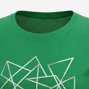 Ensemble de sport 2 pièces pour femme, imprimé géométrique vert, t-shirt à manches courtes et short au-dessus du genou, coupe régulière, séchage rapide, tricoté - Product Image 4