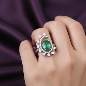 Anillo Ovalado con Halo de Esmeralda, Plata 925, Chapado en Oro Blanco de 14K, con Moissanita, Regalo de Aniversario, Estilo Minimalista - Product Image 5