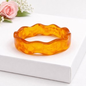 Bracelets artistiques en résine de forme irrégulière, couleur orange, pour femmes, légers et confortables à porter - Product Image 2
