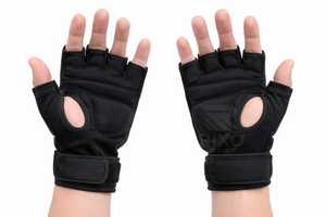 Gants de musculation personnalisés avec logo, légers, respirants, coupe-vent, paume antidérapante, fermeture à boucle et sangle de poignet réglable - Product Image 2
