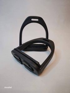 BLUHORSE BH-1203 Medium Size Plastic Haynet with <b>Rings</b> Durable <b>Rubber</b> Grip Excellent Quality Plastic Stirrup <b>Rings</b> Durable - Product Image 3