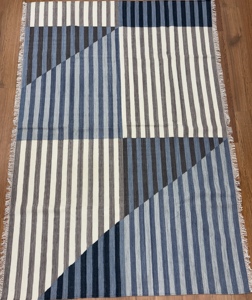 Tapis rectangulaire moderne en laine biologique rayée, tissage plat, réversible, pour salon, bleu, blanc, gris, avec franges - Product Image 1