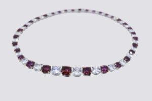 Collier de luxe entrelacé rouge et argent noble - Product Image 2