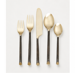 Juego de Cubiertos Dorados de Acero Inoxidable con Acabado Mate y Mangos Negros Martillados para Hoteles, Bodas y Decoración de Comedores Elegantes - Product Image 1