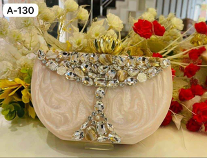 Bolso de Mano Exclusivo y Único de Resina para Mujer, Diseño Moderno, Clásico y Elegante a Precios Accesibles, por MULTI CRAFT - Product Image 4