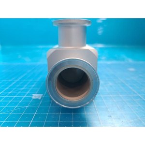 Válvula Angular de Alto Vacío SMC XLA-25AH0 Usada Como Pieza de Repuesto para Equipos de Semiconductores Legacy - Product Image 2