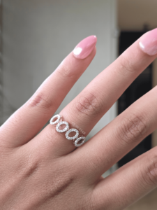 Anillo de Compromiso con Diamante Cultivado en Laboratorio de 0.25 Ct VVS2, Certificado por IGI, Oro de 14k, Halo Abierto, Joyería de Moda Contemporánea para Mujer - Product Image 1
