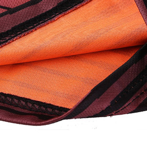 Uniformes de Fútbol Cortos Verdes OEM de Alta Calidad para Adultos, Impresión de Nombres, 100% Poliéster, Directo de Pakistán - Product Image 1