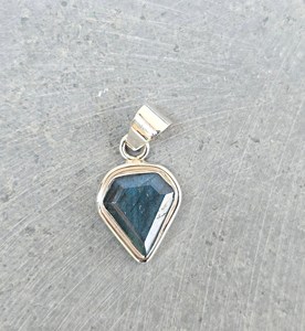 Labradorite Pendant 925 Sterling Silver <b>Solid</b> Gemstone Handmade Elegant Necklace Gift For Women Fashion Jewelry - Product Image 2