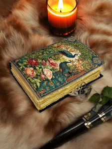 Journal artisanal en cuir rigide Peacock Garden avec serrure vintage et papier à bords festonnés |   Carnet de croquis floral artisanal en cadeau - Product Image 6