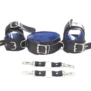 ชุดสายรัดแบบ Bondage พร้อมสายปรับความยาวได้และห่วงโลหะรูปตัว D - Product Image 1