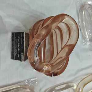 Art en résine décoratif. Nouveau design coloré. Chaînes en résine, grandes et petites tailles disponibles, et personnalisation du logo. - Product Image 1