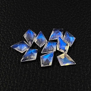 Piedra Lunar Arcoíris Natural de 5x8mm-8x10mm, Forma de Cometa Facetada, Lista para Comprar, Piedra Lunar Suelta de Fabricante Indio - Product Image 1