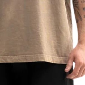 เสื้อยืดโอเวอร์ไซส์ผู้ชายทรงหลวม ไหล่ตก แขนสั้น สไตล์ลำลอง สตรีทแวร์ เสื้อผ้าขายส่งจากโรงงาน - Product Image 6