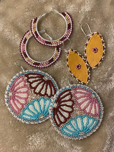 ต่างหูปักลูกปัดแก้วน้ำหนักเบาสไตล์วินเทจ งานแฮนด์เมด ลายดอกไม้ สำหรับงานปาร์ตี้ โดย MD HANDICRAFTS - Product Image 6