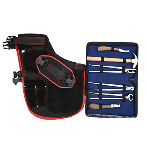 Kit d'outils de ferrage pour chevaux avec tablier de fermeur inclus, couteau à sabots, couteau à boucles, tire-clous, pince à sabots, marteau - Product Image 6