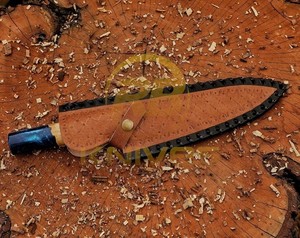 Cuchillo de Chef de Acero de Damasco Hecho a Mano de Primera Calidad con Mango Ergonómico de Resina y Madera para Cocina Profesional - Product Image 5