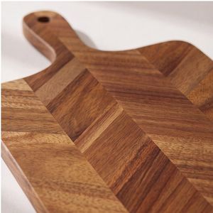 Planche à servir en bois pour pizza, compatible lave-vaisselle et disponible pour les restaurants et les cafés - Product Image 6