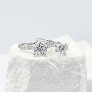 โรงงานผลิตเครื่องประดับ ขายส่ง แหวนแต่งงานแบบสั่งทำพิเศษ เงินแท้ชุบโรเดียม ประดับเพชรโมอิสซาไนต์ทรงบริลเลียนต์ ตัวเรือนแบบหนามเตย - Product Image 3