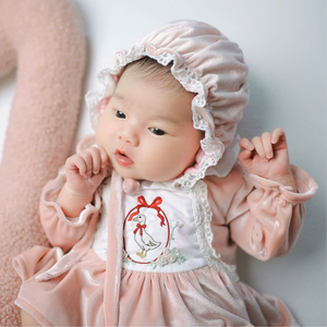 Couleur personnalisée Vente en gros Velours Ensemble Onesies Bonnet fait à la main Nouveau-né Ensemble Barboteuse Body Broderie à la main Vêtements pour bébé-Mia Combinaison - Product Image 6