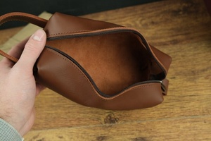 Kit de pinceaux de maquillage unisexe en cuir de vachette véritable Crazy Horse à fermeture à glissière de style vintage fait à la main pour hommes - Product Image 3