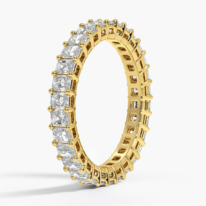 Anillo de Diamantes de Oro Amarillo con Corte Radiante y Engaste Completo de Diamantes en Forma de V - Product Image 2