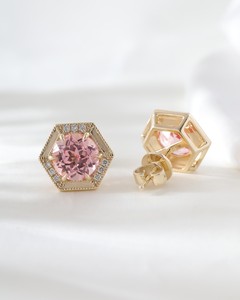 Pendientes de Moissanita Hexagonales con Baño de Oro de 10K, Certificados por IGI, Modelo VVSER 1023 para Mujer - Product Image 1