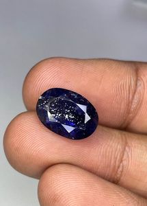 Iolite pierre de soleil taille ovale, naturelle, facettée, scintillante et chatoyante à l'intérieur. - Product Image 3