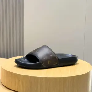 Pantuflas de Cuero Genuino Unisex de Lujo, Impermeables, Transpirables, Antideslizantes, Cómodas y a la Moda para el Hogar - Product Image 1