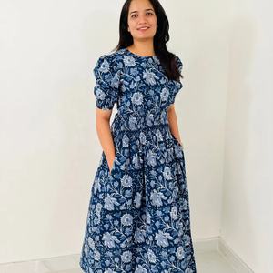 Robe longue décontractée en coton indien, imprimée à la main, à manches courtes, brodée de fleurs, pour femme, cadeau pour elle - Product Image 1