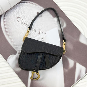 กระเป๋าหนัง PU แฟชั่นใหม่สุดฮิต รูปทรงตุ๊กตาจิ๋ว ใส่หูฟัง พวงกุญแจรถยนต์ กระเป๋าใส่เหรียญแบบซิป กล่องสุ่มสำหรับเด็ก - Product Image 4