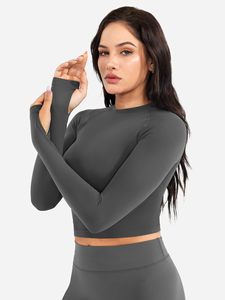 Ensemble de yoga 2 pièces en nylon et spandex pour femmes, haut à manches longues avec short froncé, ensemble décontracté d'été uni pour la course à pied - Product Image 4