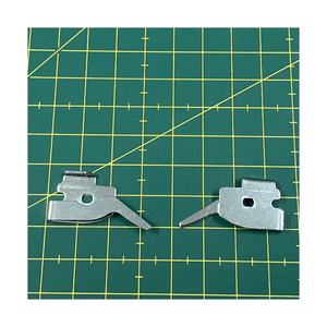 730151 BOÎTE À CANETTE PLAQUE D'ARRÊT MÉNAGÈRE PIÈCES DE MACHINE À COUDRE DOMESTIQUE FABRIQUÉES À TAIWAN - Product Image 2