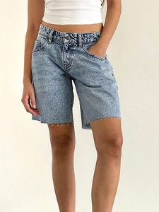 Shorts mini taille haute pour femme en jean de coton coupe ample avec ourlet brut et poches - Product Image 3