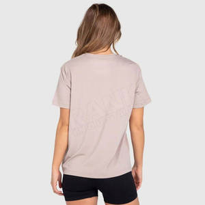 Camisetas de alta comodidad para mujer, diseñadas para pedidos a gran escala e impresión de logotipos. - Product Image 4